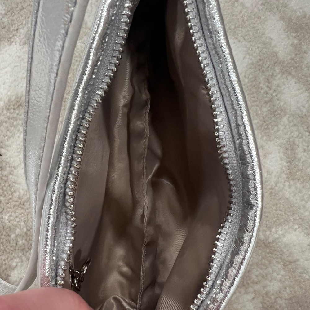 Silver handbag - Picture 2 of 3